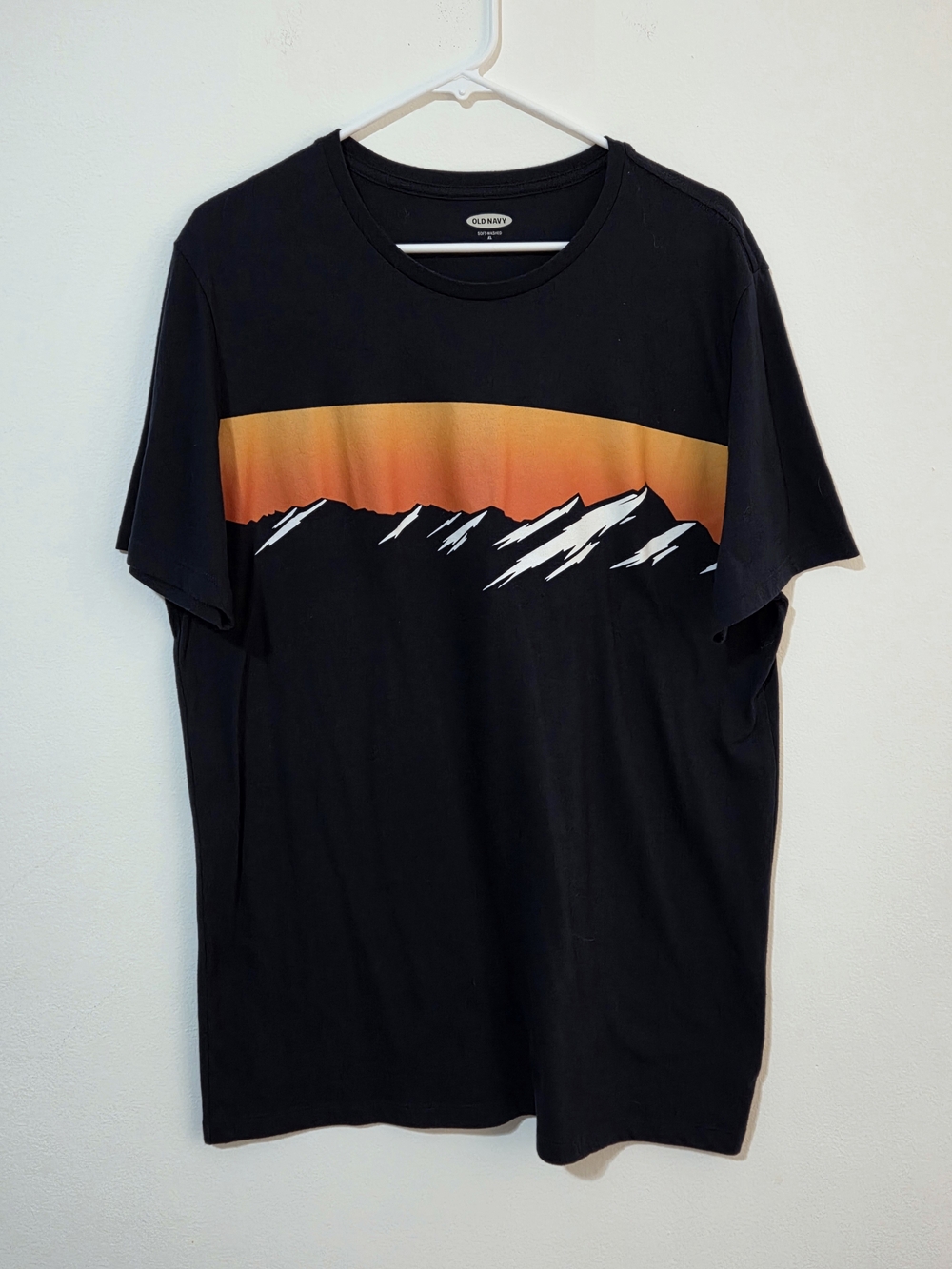 Old Navy Navy Tee with Orange Sunset Mountain Graphic XL - Picture 2 of 8